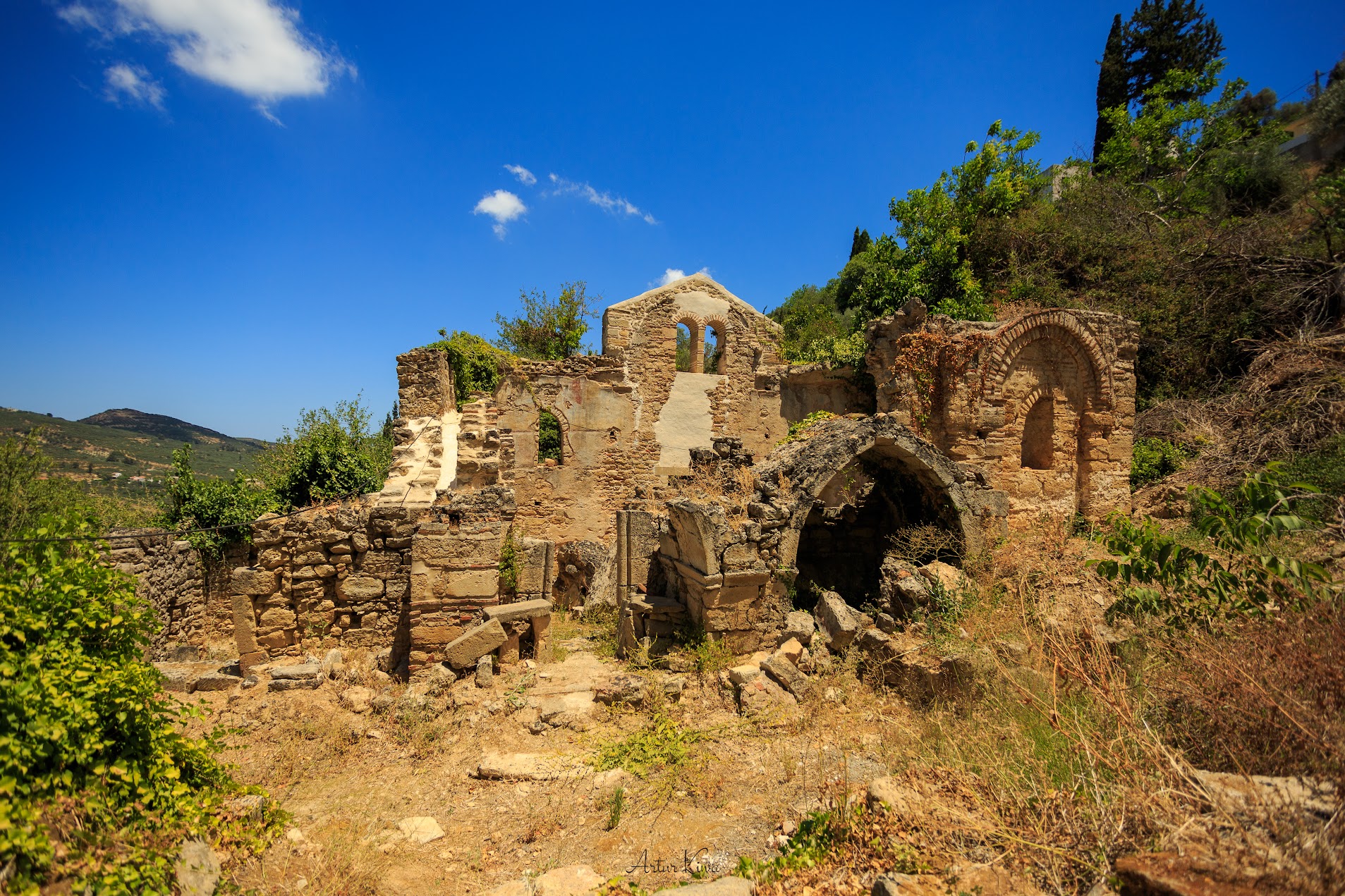 Kościół Świętej Barbary w Latziana